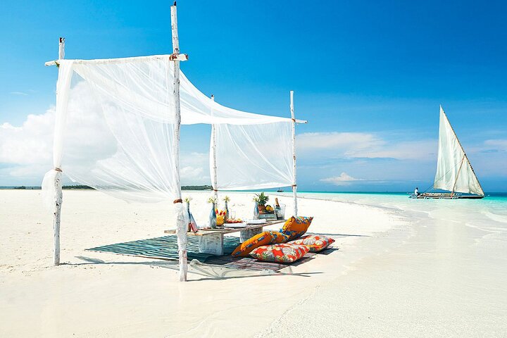 Sandbank Picnic romantic things to do in Zanzibar for couples